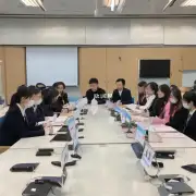 我想获得更多的信息如何联系上海法国高中留学中介公司并安排咨询会议?